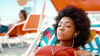 Rebecca Coco Edogamhe sexy, scène sur la plage Summertime s01e05 (2020)