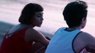 Amanda Campana, Giulia Salvarani lesbica, scena in Summertime (2020)