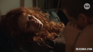 Karolina Gruszka sexy, scene in Kod genetyczny (2020)