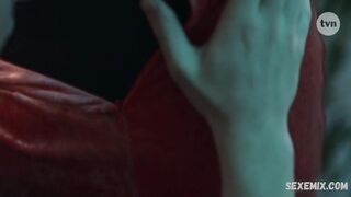 Karolina Gruszka sexy, scene in Kod genetyczny (2020)