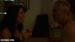 Cecilia Suarez in reggiseno nero, scena sexy in La casa dei fiori