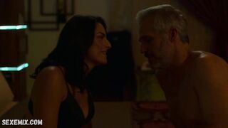 Cecilia Suarez in reggiseno nero, scena sexy in La casa dei fiori