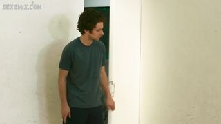 Sheryl Rubio The House of Flowers'ta (2018) çıplak göğüsleri gösterdi, sahne