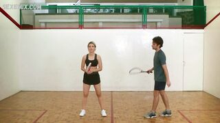 Sheryl Rubio The House of Flowers'ta (2018) çıplak göğüsleri gösterdi, sahne