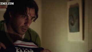 Нижнее белье Виттории Пуччини, сцена из 18 Presents (2020)