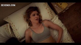 Нижнее белье Виттории Пуччини, сцена из 18 Presents (2020)