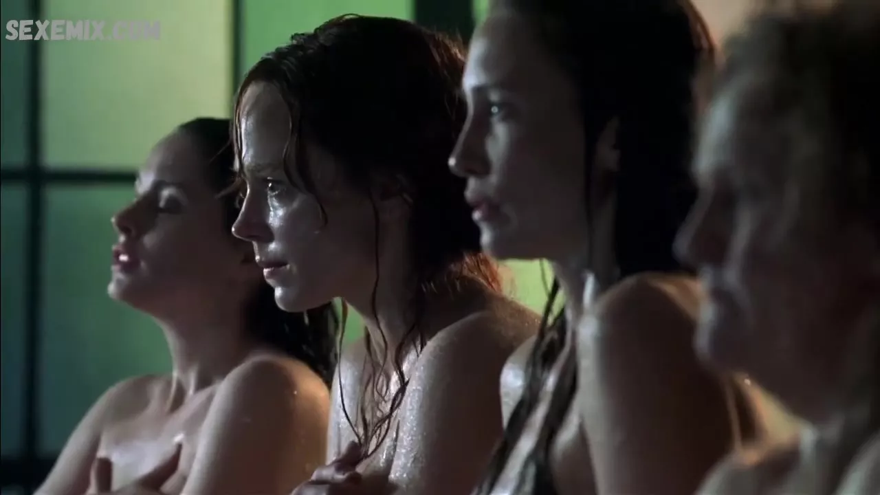 Hilary Swank, Vera Farmiga, Laura Fraser, Frances OConnor Naked, scene in  Iron Jawed Angels (2004)