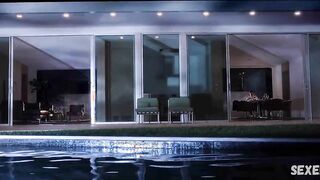 Miranda Parham, The Object (2014) filmindeki sahnede bize poposunu ve göğüslerini gösteriyor