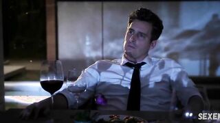 Miranda Parham, The Object (2014) filmindeki sahnede bize poposunu ve göğüslerini gösteriyor