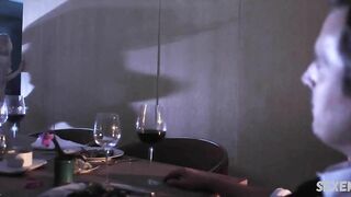 Miranda Parham, The Object (2014) filmindeki sahnede bize poposunu ve göğüslerini gösteriyor