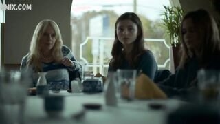 Lola Kirke seksi, Kayıp Kızlar'daki sahne (2020)