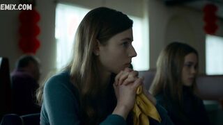 Lola Kirke seksi, Kayıp Kızlar'daki sahne (2020)