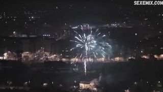 Sveva Alviti em topless, cena de Alice (2011)