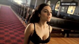 Martha Higareda seksi rahibe, Smokin' Aces 2: Assassins' Ball'daki Sahne