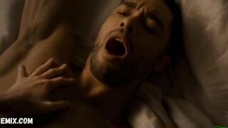 Phoebe Dynevor nue, scène dans Bridgerton 2020