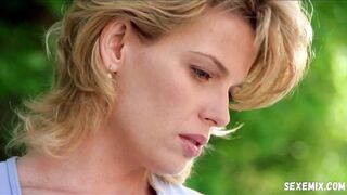 Shannon Whirry sexy, scena in Me Myself and Irene (2000)