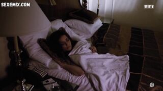 Эммануэль Вожье сексуальна, сцена в фильме «Незнакомец в доме» (2016)