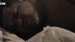 Mohana Uchoa, Joana Gatis, Azougue Nazare'deki üstsüz sahne (2018)