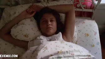 Brinke Stevens, Michelle Michaels, Debra Deliso sexy, escena en la masacre de la fiesta de pijamas (1982)