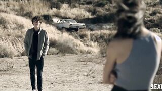 Груди Авроры Перрино, сцена в Into The Dark s01e08 (2019)