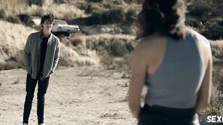 Груди Авроры Перрино, сцена в Into The Dark s01e08 (2019)