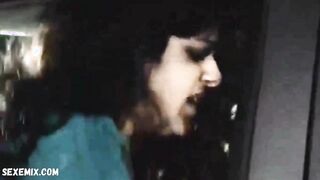 Seios de Andrew Mia, cena em Chill (2007)