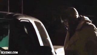 Seios de Andrew Mia, cena em Chill (2007)