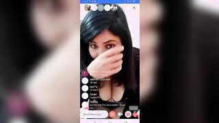Rajsi Verma sexy, spectacle de seins et de cul en direct