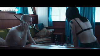 Biancheria intima di Rose-Marie Perreault, scena sexy in Target Number One (2020)