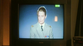 Mathilde Seigner nuda, scena di sesso da Belle Maman (1999)