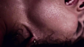 Yetide Badaki çıplak, American Gods'tan seks sahnesi s01e02 (2017)