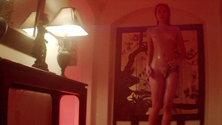 Милена Горум обнаженная, эротическая сцена из фильма «Черная комната» (2016)