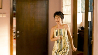 Lenka Vlasakova çıplak, Zeny v pokuseni (2010) filminden erotik sahne