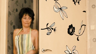 Lenka Vlasakova çıplak, Zeny v pokuseni (2010) filminden erotik sahne