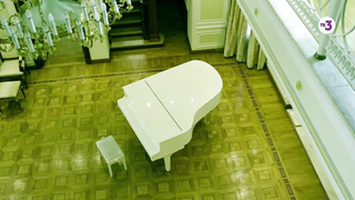 Tinatin Dalakishvili çıplak, Kvartet s01e01'den (2017) seks sahnesi