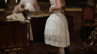 Elizabeth Berridge çıplak, Amadeus'tan erotik sahne (1984)