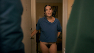 Clare O'Kane çıplak, Budding Prospects (2017) filminden erotik sahne