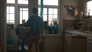 Clare O'Kane çıplak, Budding Prospects (2017) filminden erotik sahne