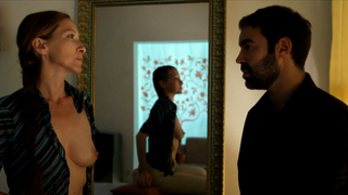 Barbara Drouinaud desnuda, Natacha Haegel desnuda, escena erótica de Cinq Femmes (2012)