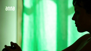 Barbara Drouinaud desnuda, Natacha Haegel desnuda, escena erótica de Cinq Femmes (2012)