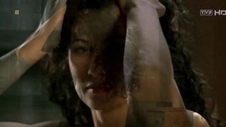 Grazyna Wolszczak nue, Maria Peszek nue, Julita Famulska nue, Malgorzata Zasztowt nue, Joanna Fidler nue, scène érotique de Wiedzmin (2001)