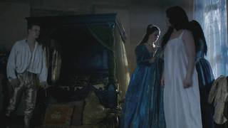 Эми Мэнсон обнаженная, эротическая сцена из сериала «Белая принцесса» s01e06 (2017)