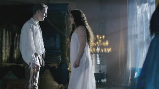 Эми Мэнсон обнаженная, эротическая сцена из сериала «Белая принцесса» s01e06 (2017)