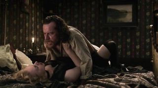 Vera Vitali nue, scène de sexe de Brimstone (2016)