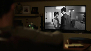 Inbar Lavi seksi, Imposters'tan erotik sahne s01e01 (2017)