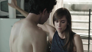 Allison Williams seksi, Kızlar s06e04 (2017)'den seks sahnesi
