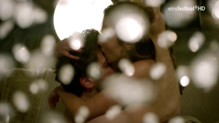 Karin Hanczewski çıplak, Meuchelbeck s01e05'ten seks sahnesi (2015)