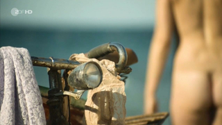 Tanja Wedhorn nua, cena erótica de Lebe lieber italienisch! (2014)