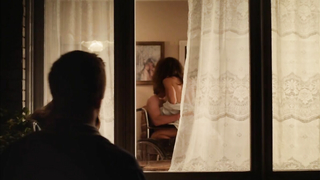 Sandrine Bisson nuda, scena di sesso da Mutants (2016)