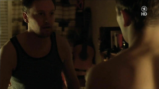 Rosalie Thomas'ın Neue Vahr Sud'dan (2010) çıplak, erotik sahnesi